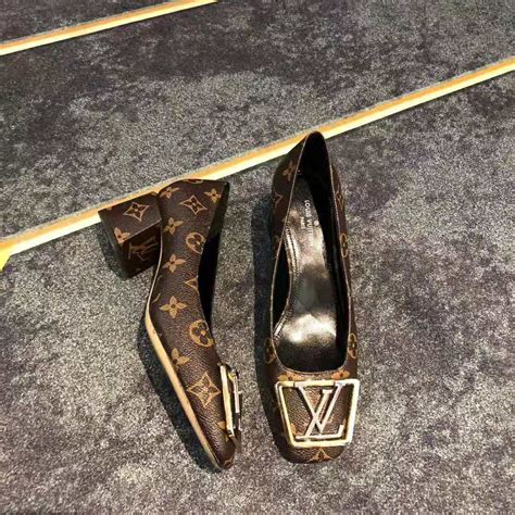 louis vuitton pumps heels|Louis Vuitton monogram pumps.